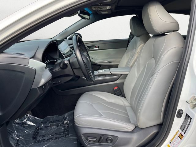 Used 2019 Toyota Avalon XLE image 9