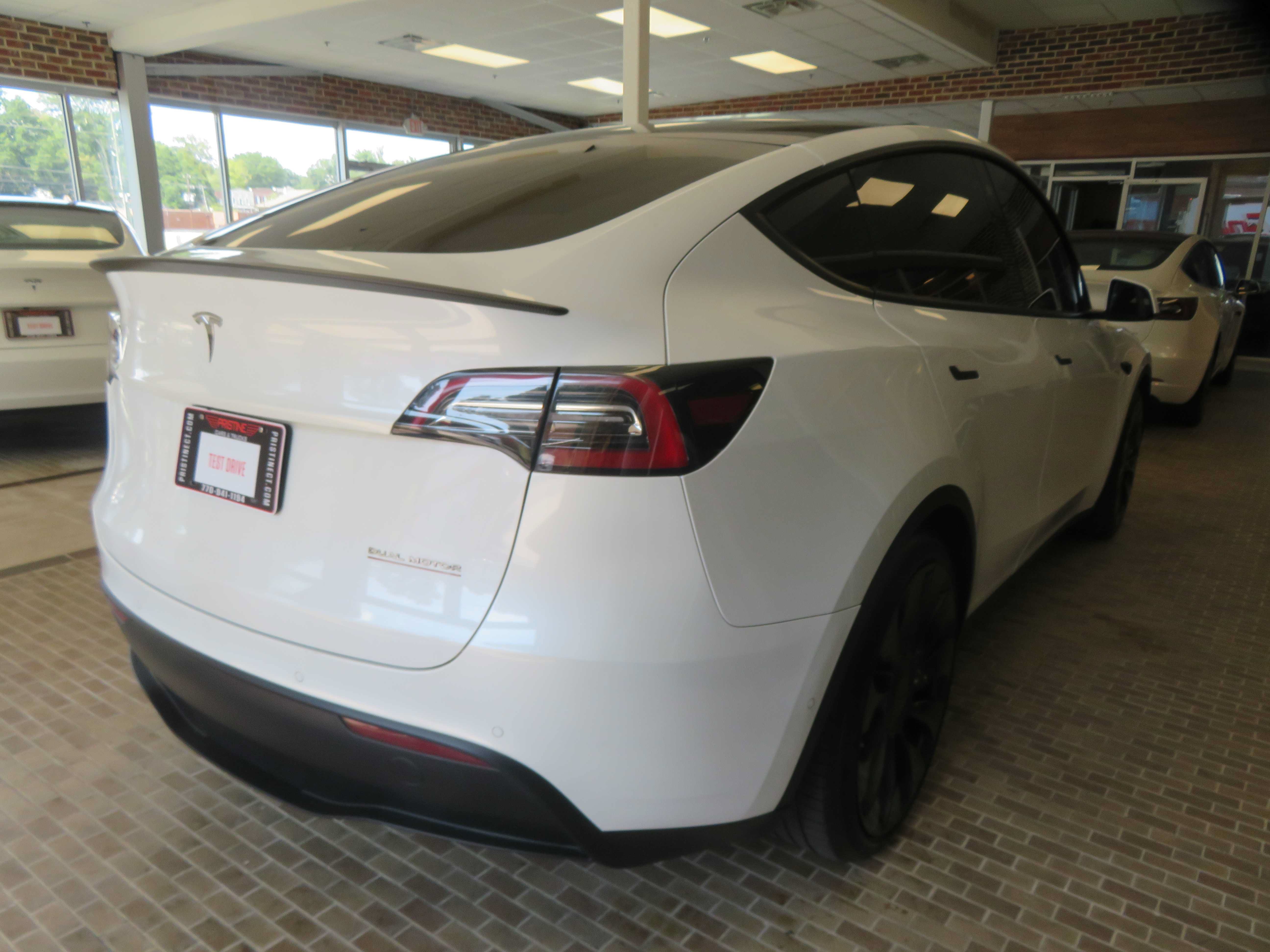 Used 2022 Tesla Model Y Performance AWD/4WD image 4