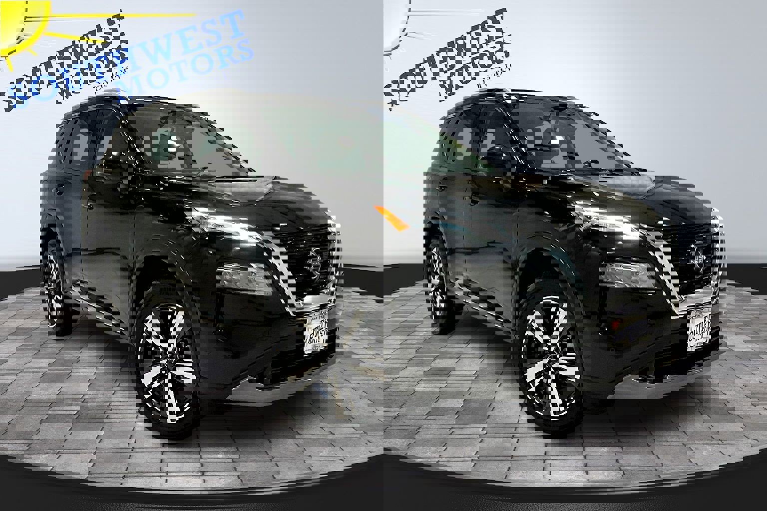 Used 2023 Nissan Rogue SL w/ SL Premium Package image 3