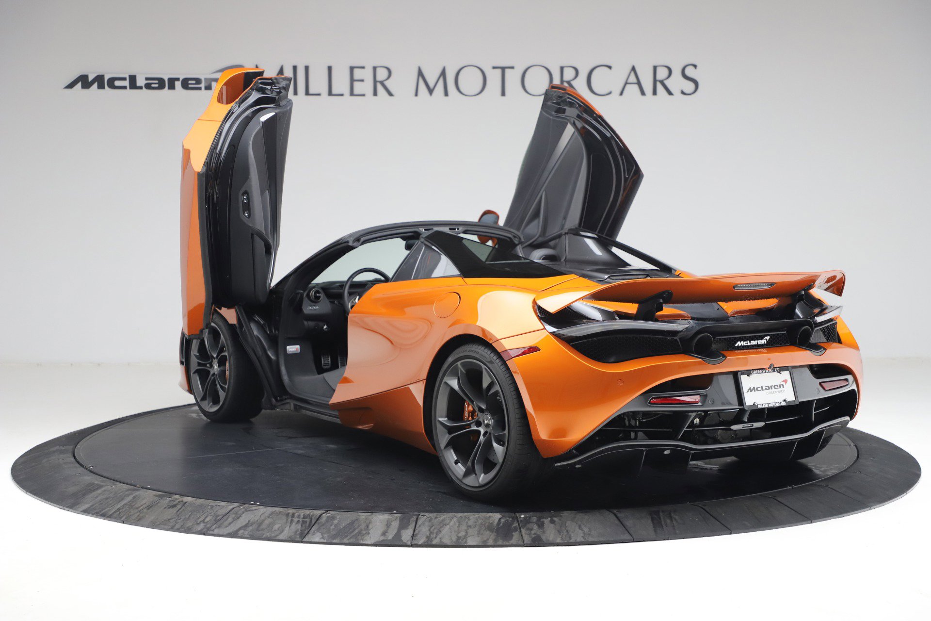 Used 2020 McLaren 720S Spider image 17