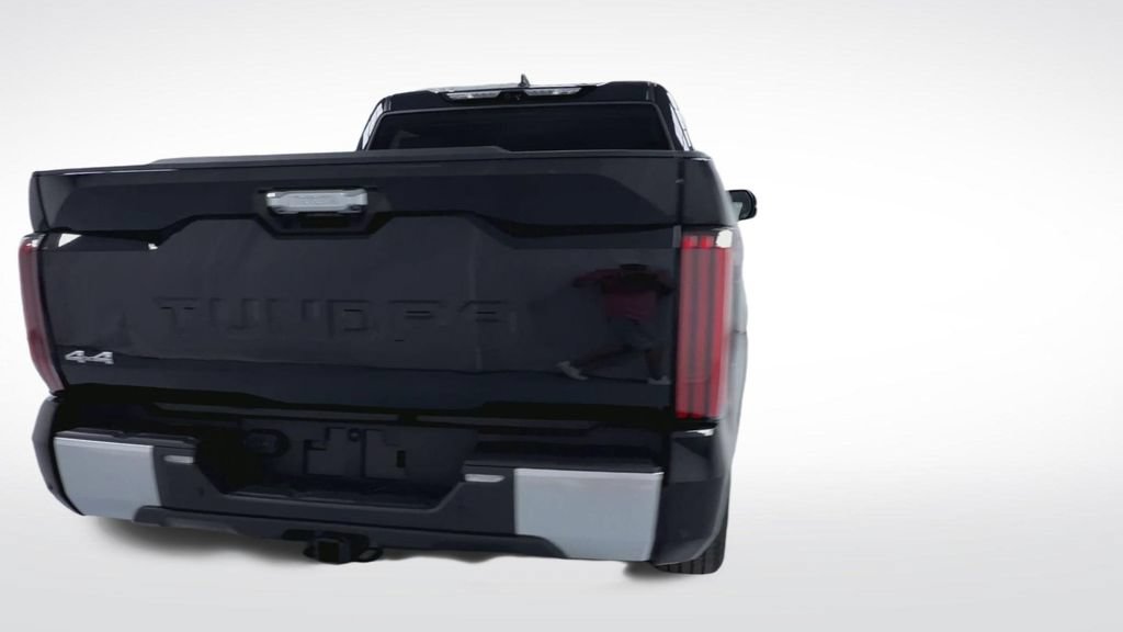 Used 2024 Toyota Tundra Limited AWD/4WD image 7