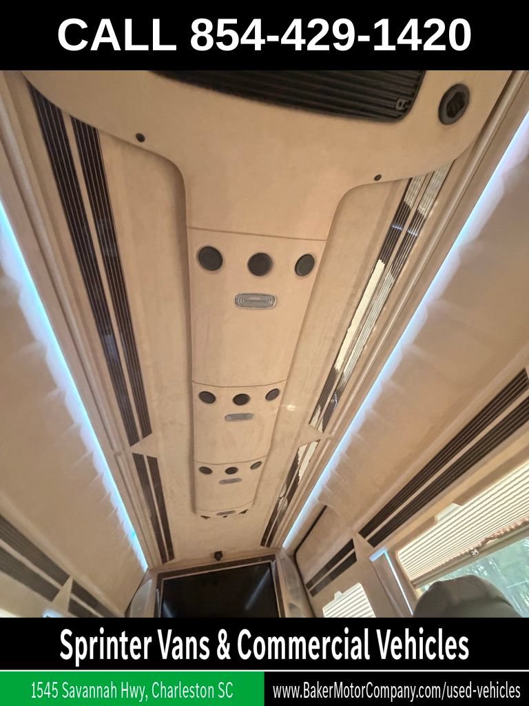 Used 2021 Mercedes-Benz Sprinter 2500 image 4
