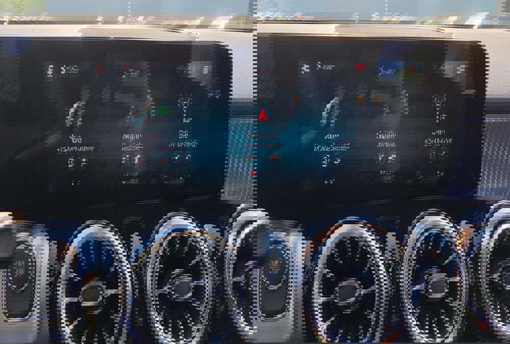 New 2022 Mercedes-Benz EQB 300 4MATIC image 23