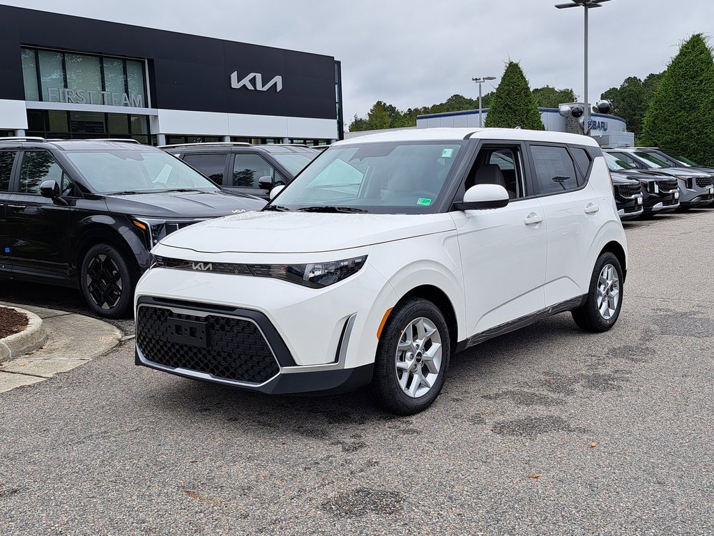 New 2025 Kia Soul LX