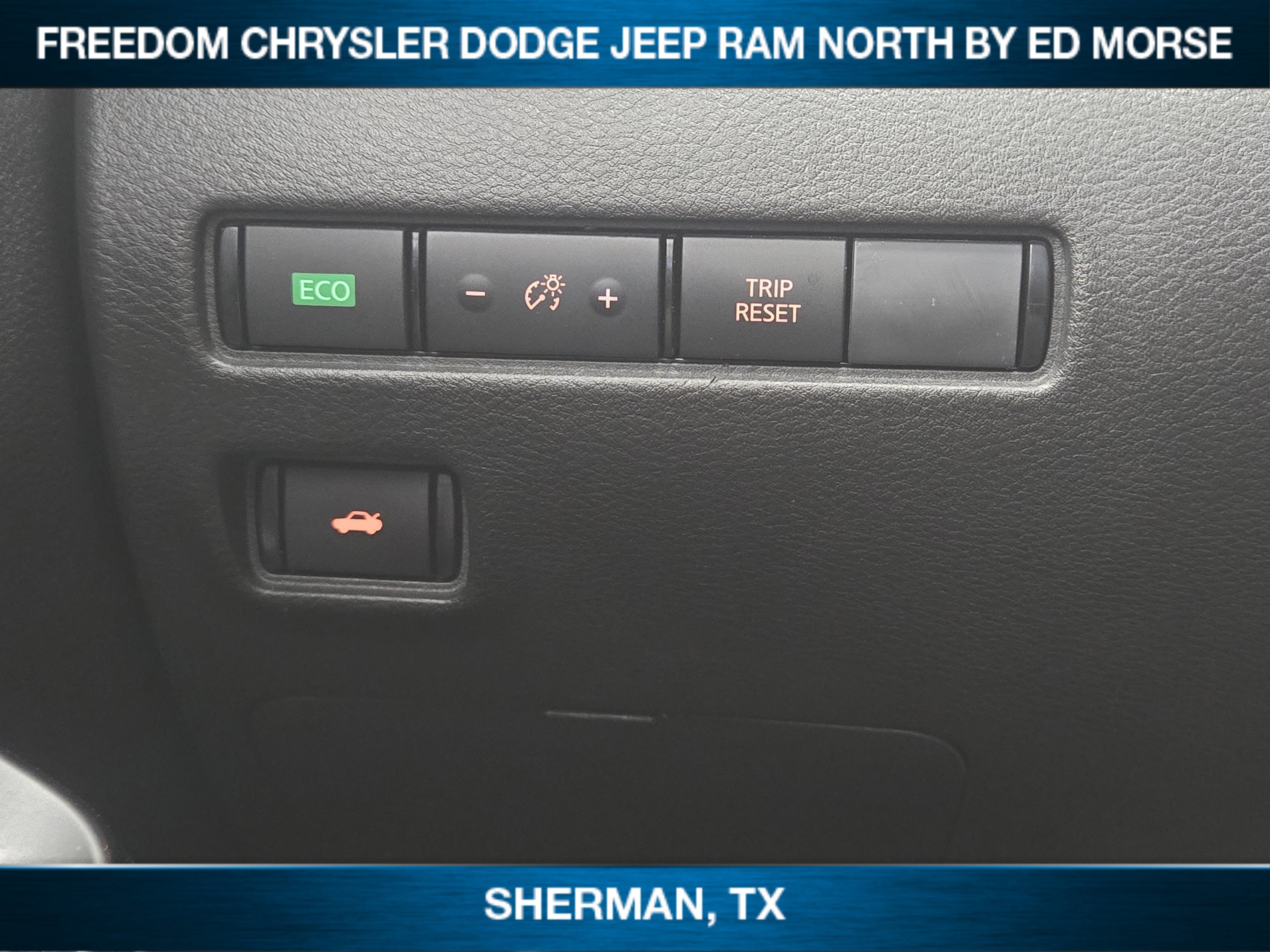 Used 2025 Nissan Sentra SR image 16