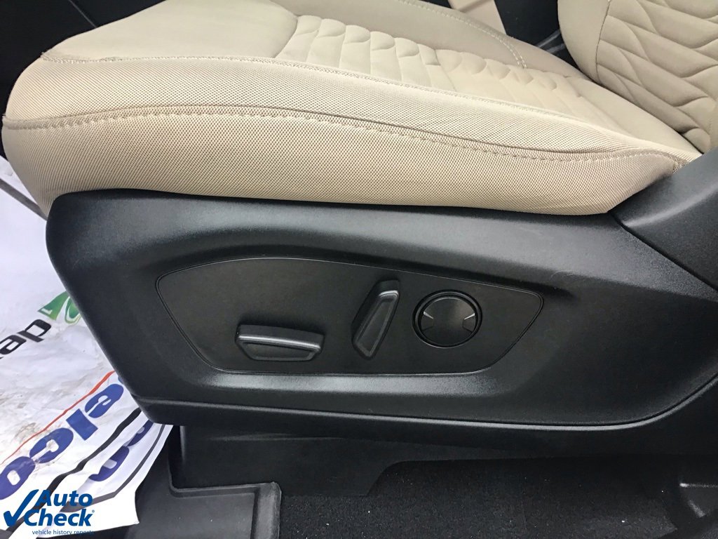 Used 2021 Ford Explorer XLT image 31