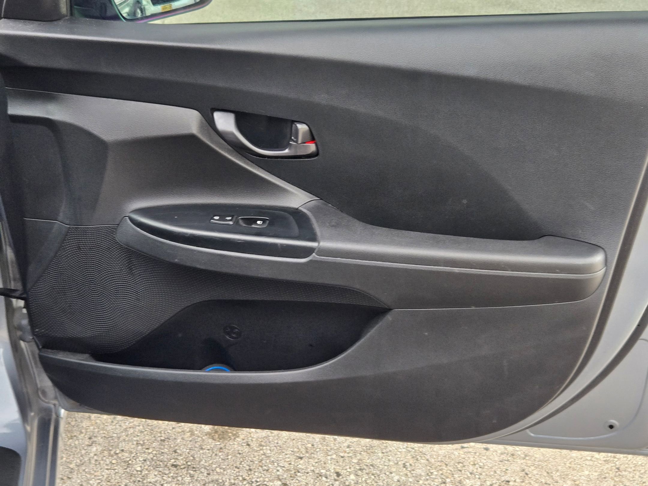 Used 2019 Hyundai Veloster 2.0 FWD image 26