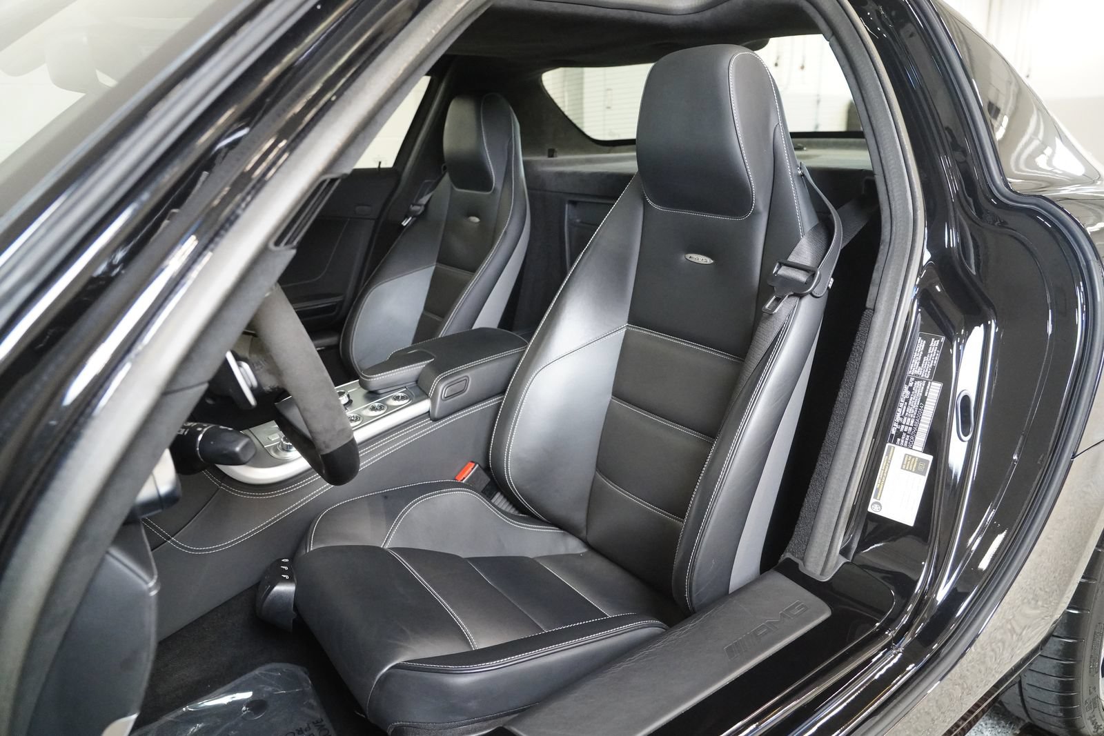 Used 2011 Mercedes-Benz SLS AMG Coupe image 14