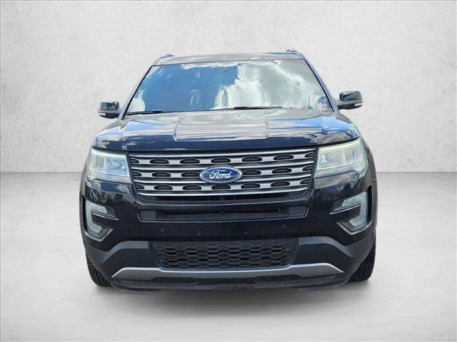 Used 2017 Ford Explorer XLT w/ Equipment Group 202A FWD image 2