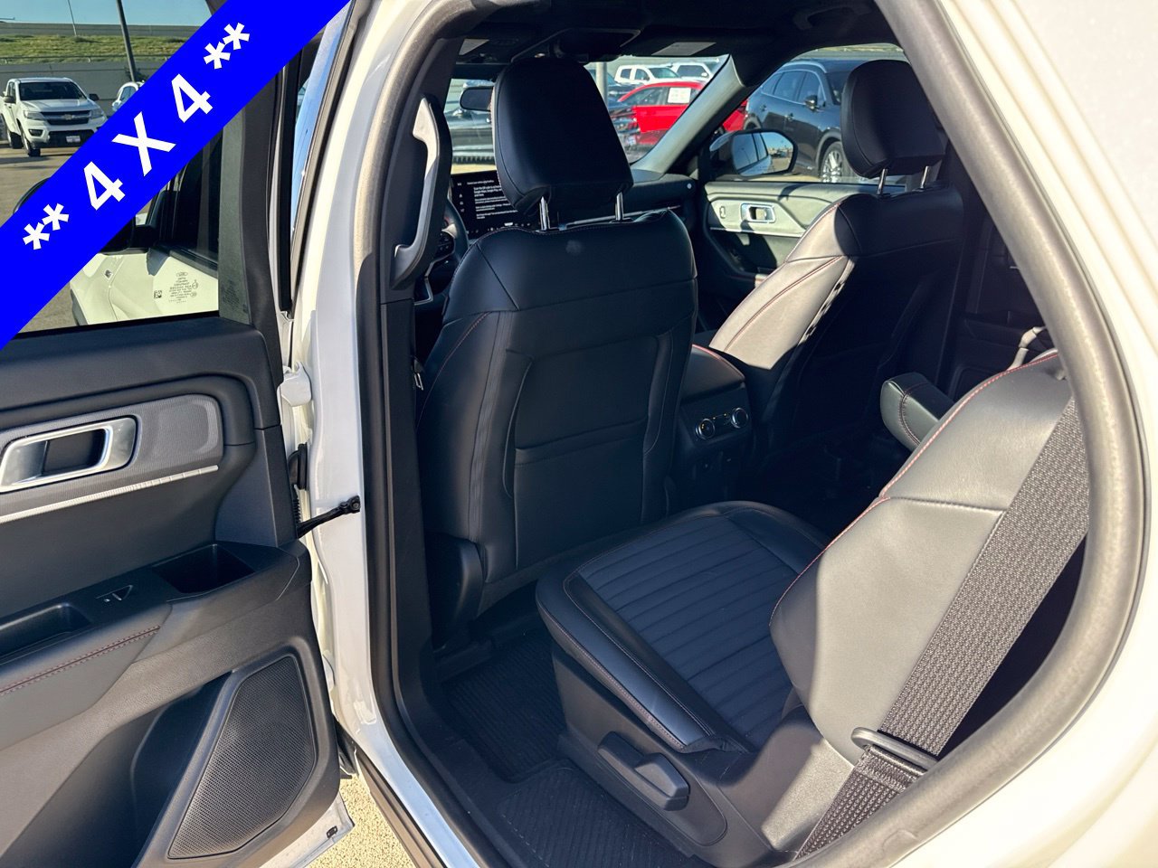 Used 2025 Ford Explorer ST-Line AWD/4WD image 7