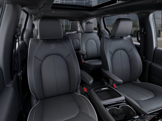 New 2027 Chrysler Pacifica Limited w/ S Appearance Package AWD/4WD image 17