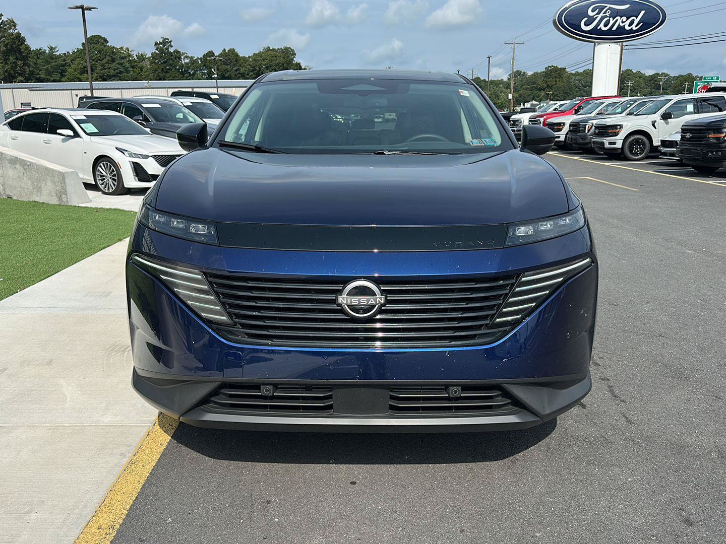 Used 2025 Nissan Murano SL w/ Cargo Package AWD/4WD image 2