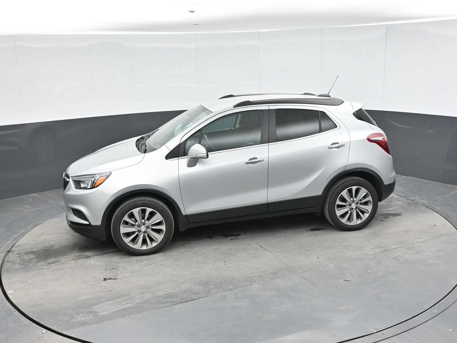 Used 2018 Buick Encore Preferred AWD/4WD image 14