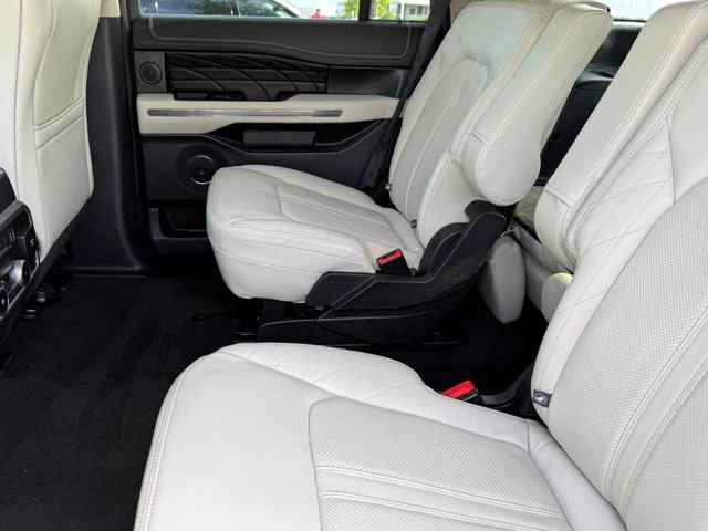 Used 2019 Ford Expedition Platinum RWD image 28