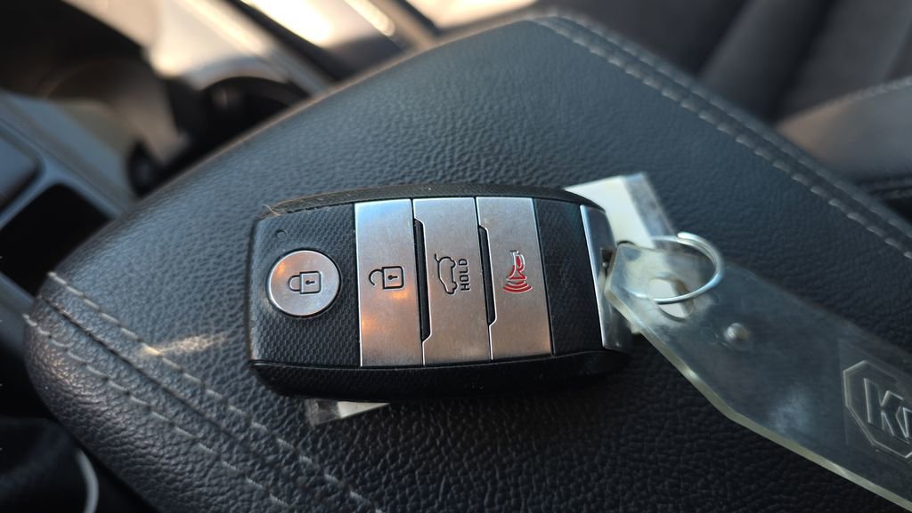 Used 2018 Kia Niro EX FWD image 27