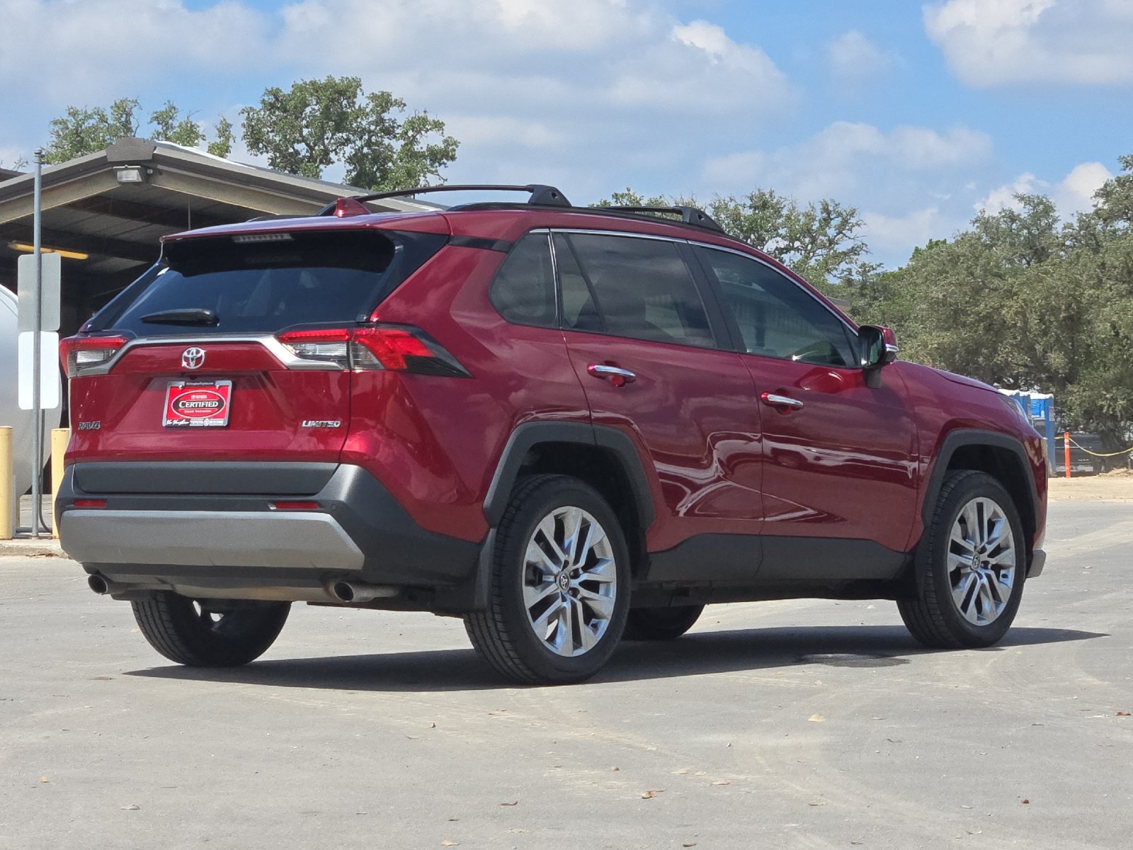 Used 2024 Toyota RAV4 Limited FWD image 5