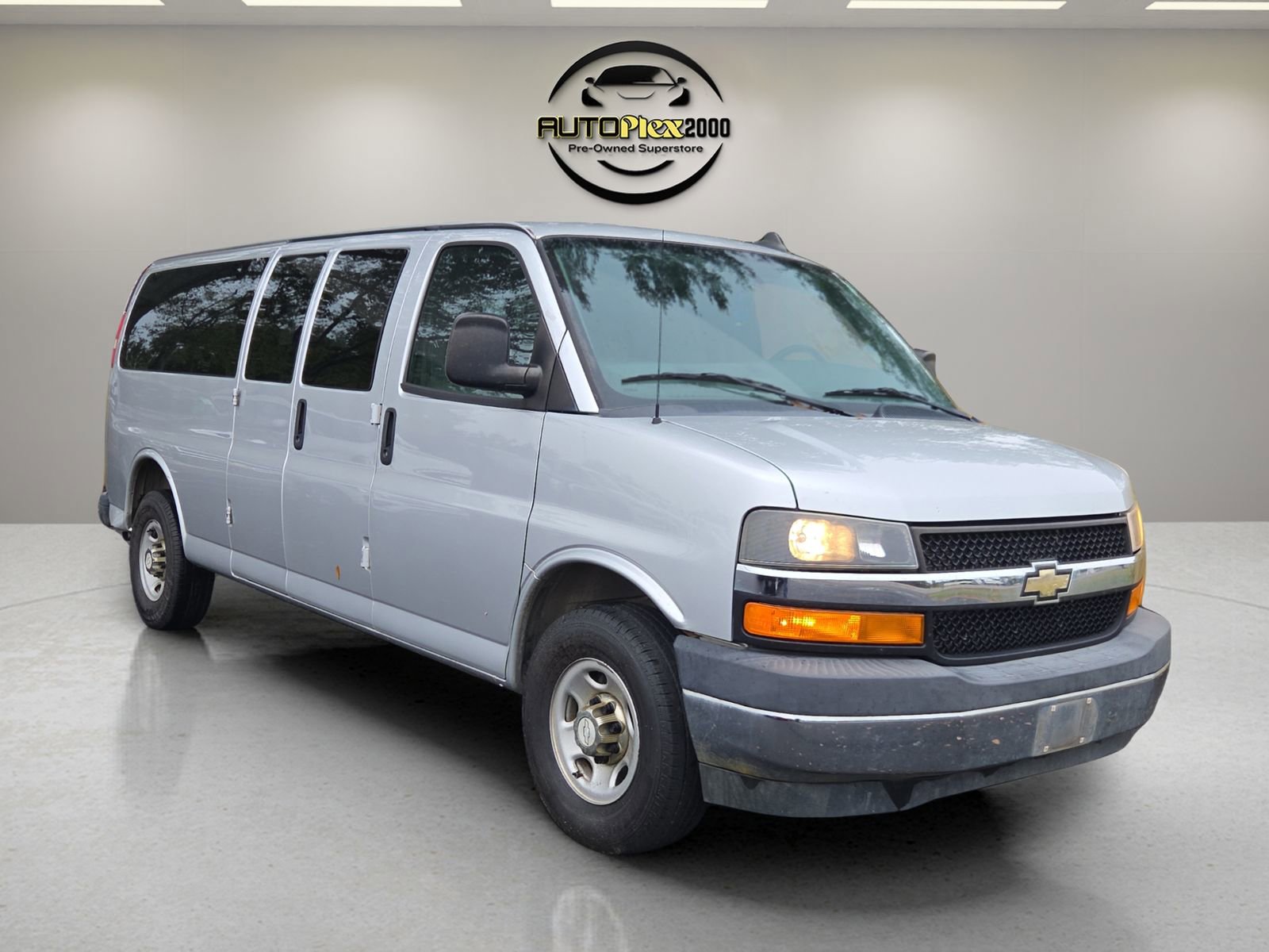 Used 2017 Chevrolet Express 3500 LT w/ LT Preferred Equipment Group image 1