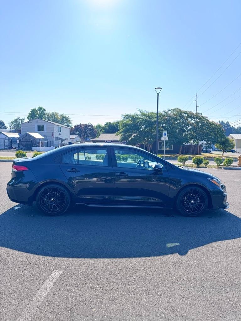 Used 2021 Toyota Corolla SE w/ Carpet Mat Package (TMS) FWD image 4