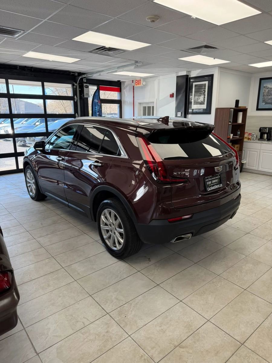 Used 2023 Cadillac XT4 Luxury w/ Cold Weather Package image 6