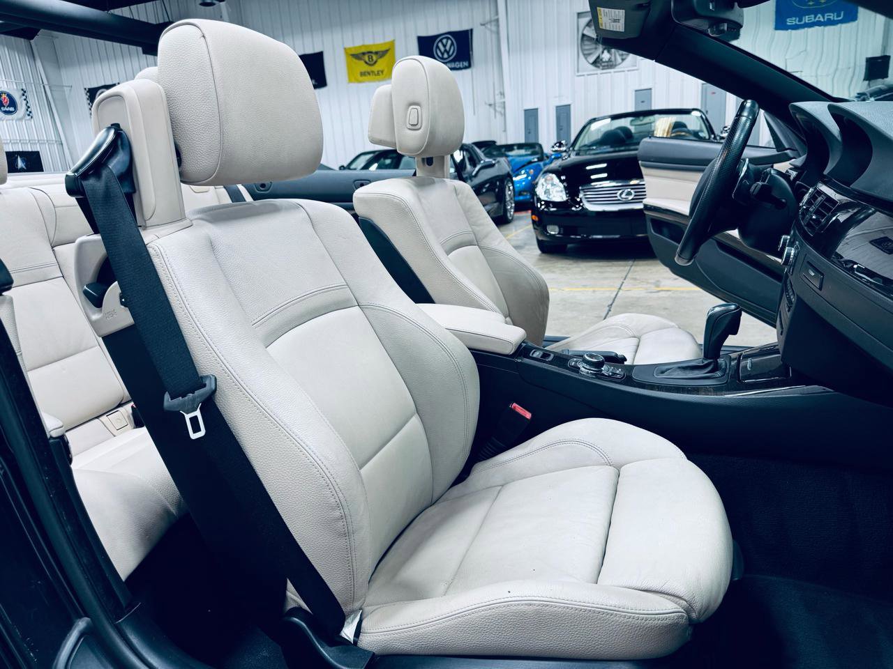Used 2013 BMW 335i Convertible image 32