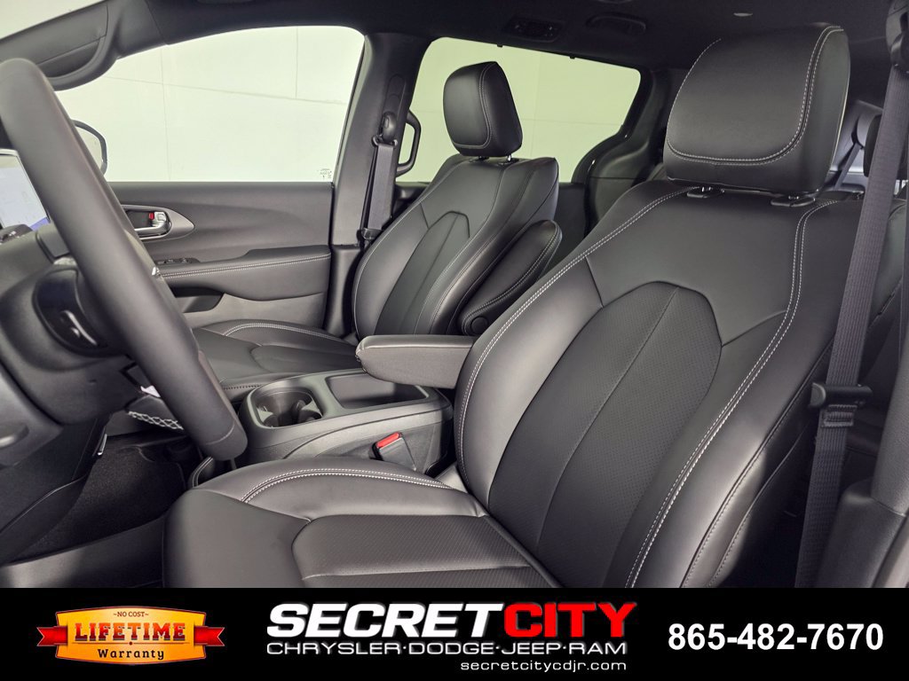 New 2026 Chrysler Voyager LX FWD image 12