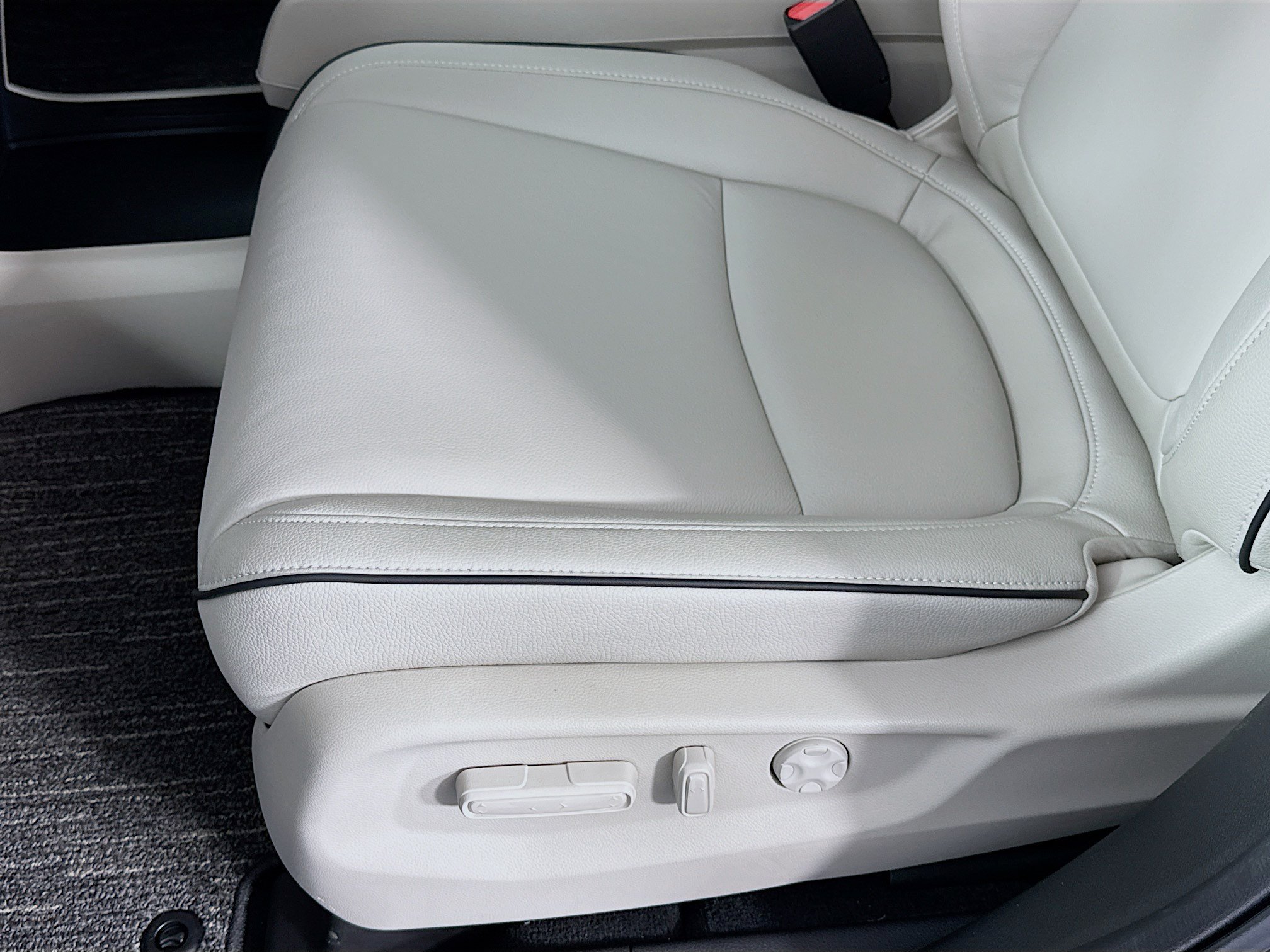 New 2026 Honda Odyssey Touring image 19