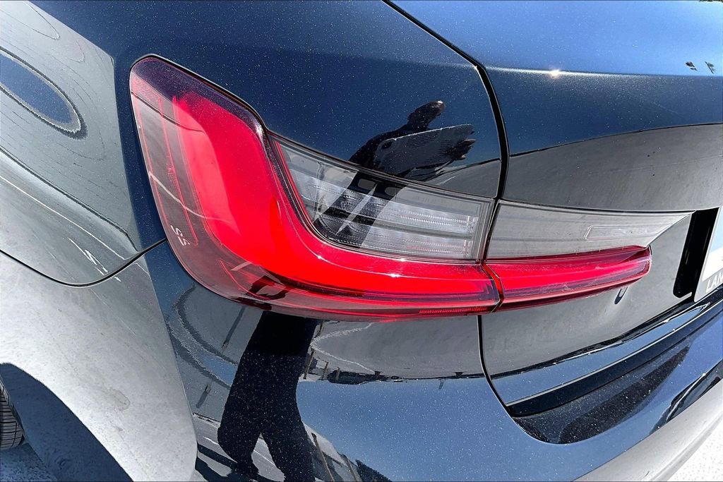 Used 2022 BMW 330i Sedan w/ Premium Package 2 RWD image 21