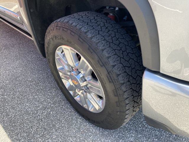 Used 2024 Chevrolet Silverado 2500 High Country w/ High Country Premium Package AWD/4WD image 15