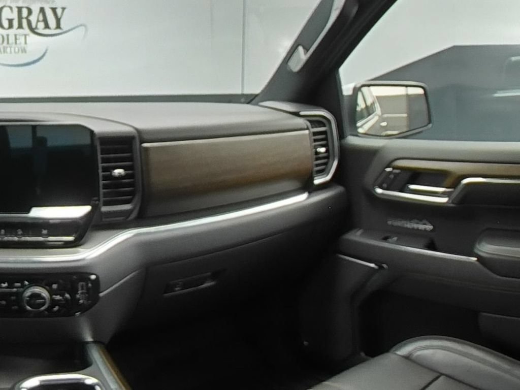 Certified 2024 Chevrolet Silverado 1500 High Country w/ Technology Package AWD/4WD image 18