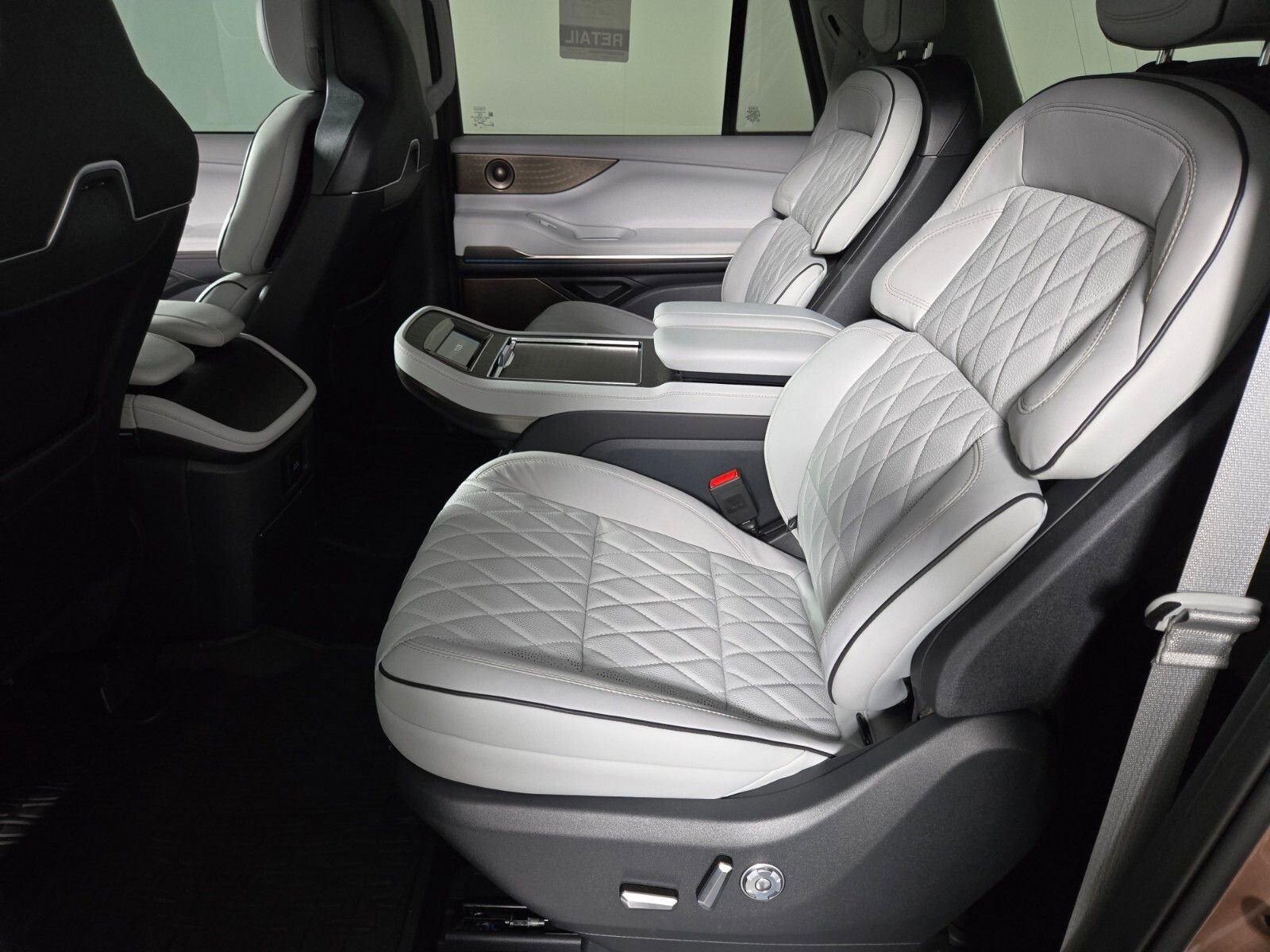 New 2026 Lincoln Navigator L Black Label w/ Black Label Special Edition image 14