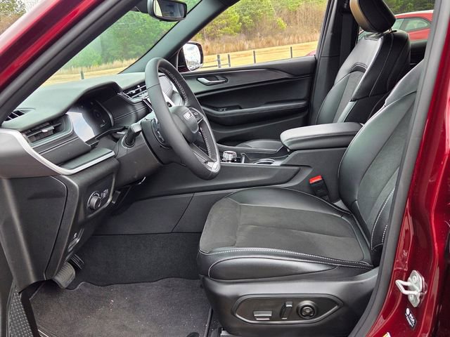 New 2024 Jeep Grand Cherokee L Altitude image 6