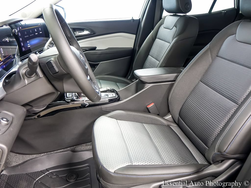 New 2026 Chevrolet Trax LT w/ LT Convenience Package FWD image 9