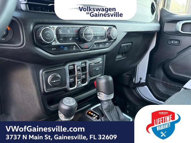 Used 2024 Jeep Wrangler Unlimited w/ Convenience Group AWD/4WD image 23
