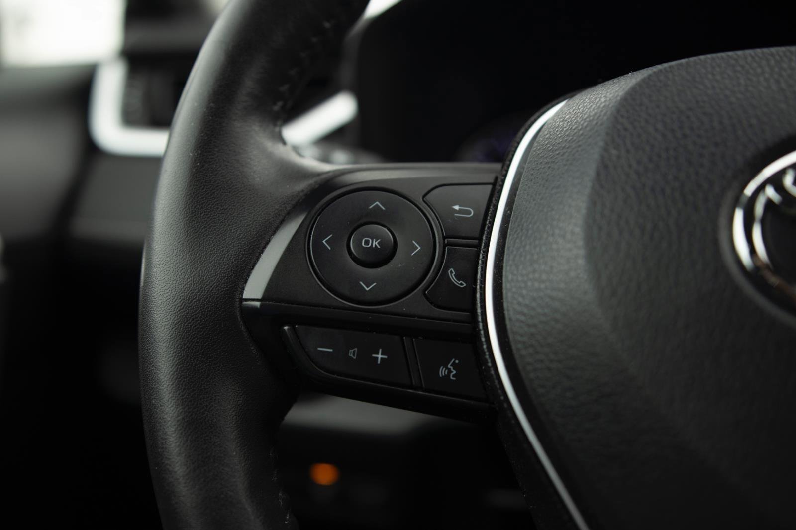 Used 2019 Toyota RAV4 XLE w/ Convenience Package image 6
