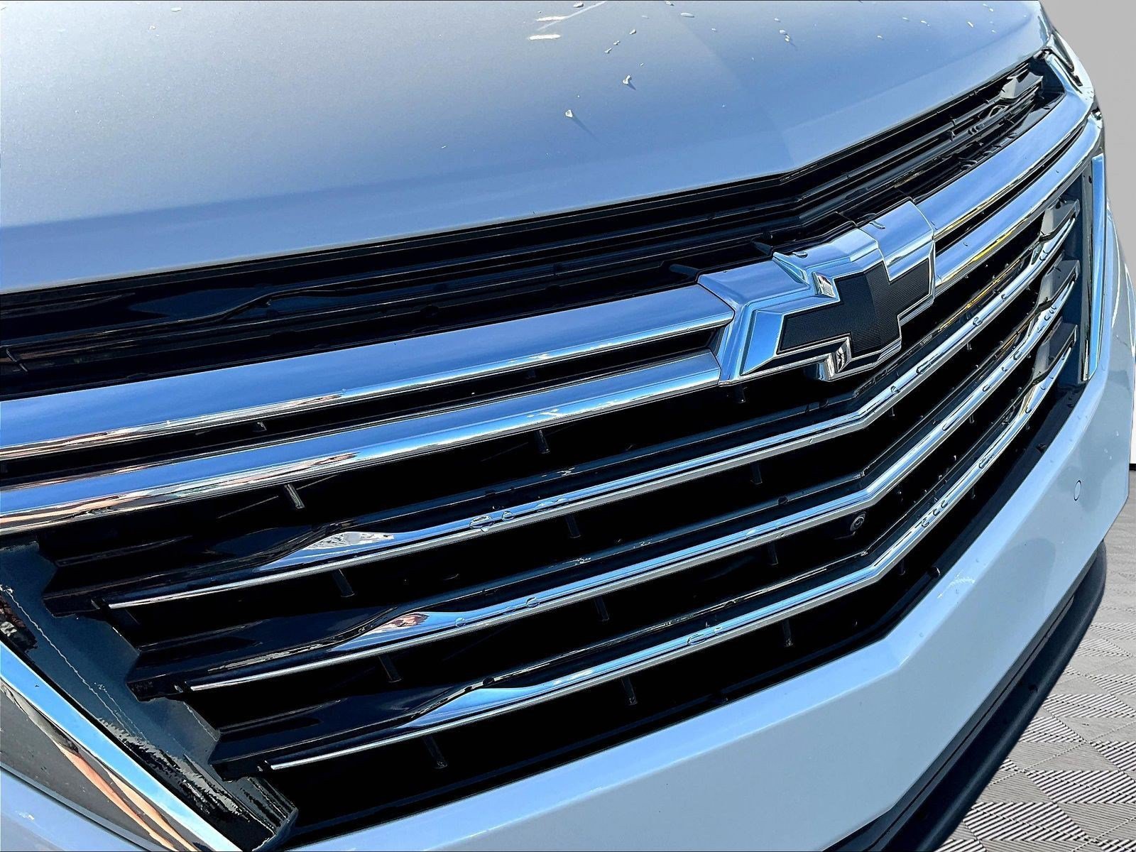 Used 2023 Chevrolet Equinox Premier FWD image 33