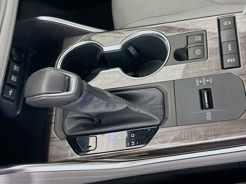 Used 2020 Toyota Highlander Limited image 17