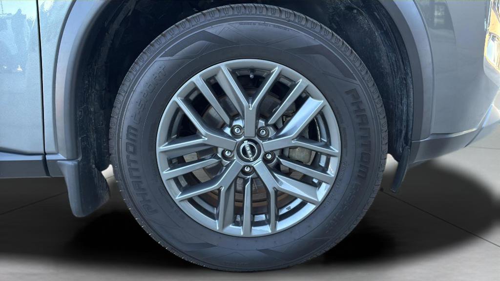 Used 2022 Nissan Rogue S image 13