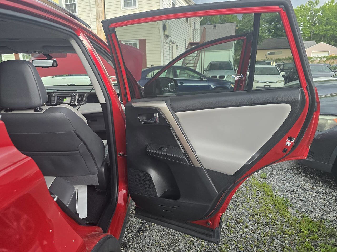 Used 2015 Toyota RAV4 Limited image 37