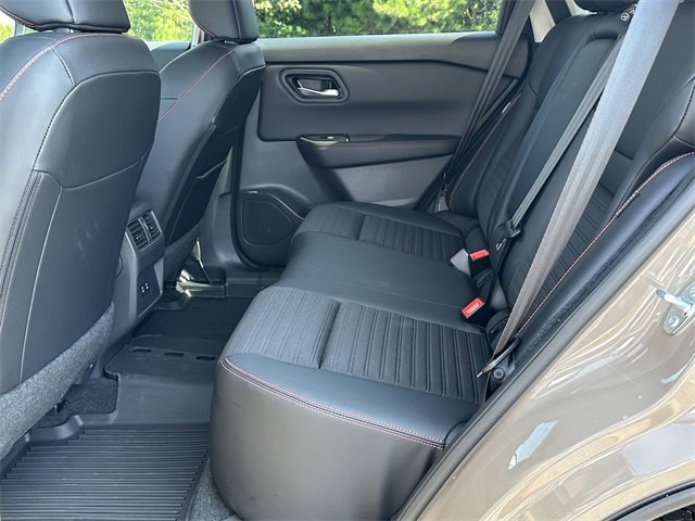 Certified 2025 Nissan Rogue SV image 22