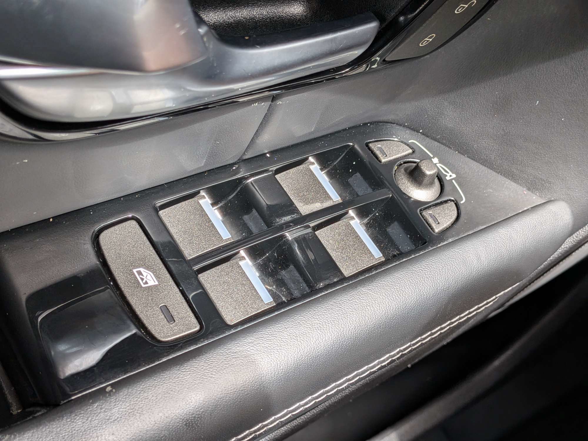 Used 2018 Land Rover Range Rover Evoque HSE Dynamic AWD/4WD image 23