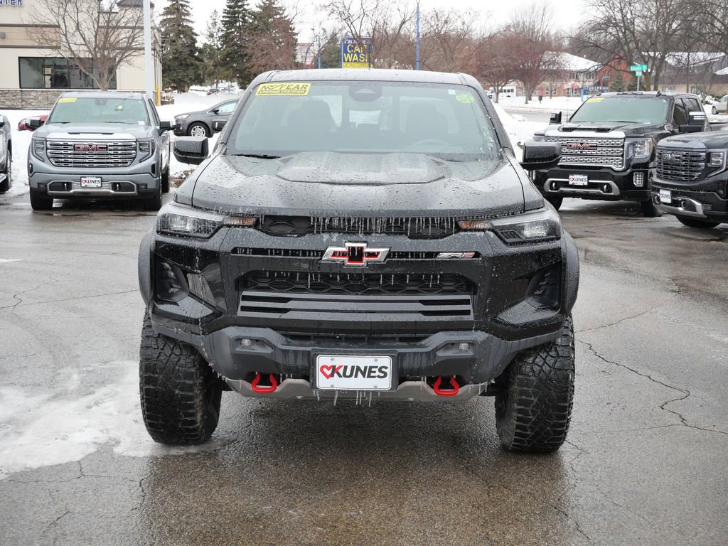 Used 2024 Chevrolet Colorado ZR2 image 2