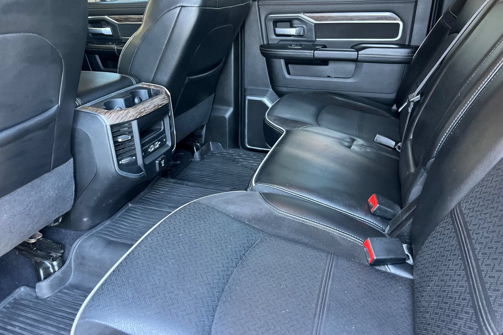 Used 2020 RAM 3500 Laramie AWD/4WD image 12