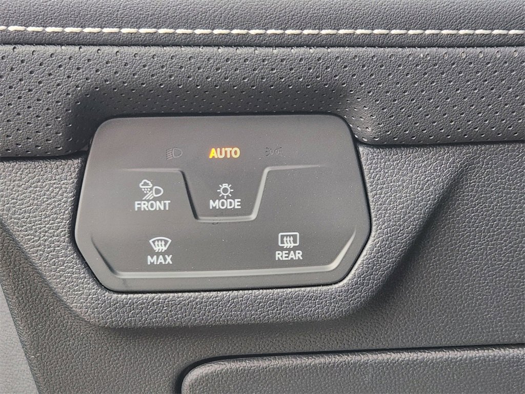 New 2026 Volkswagen Atlas SE image 17