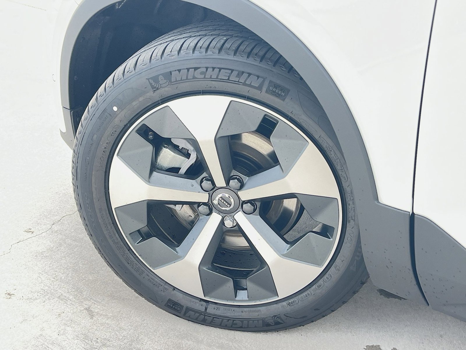New 2026 Volvo XC40 B5 Plus w/ Protection Package Premier AWD/4WD image 12