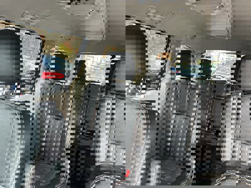 Used 2014 Chrysler Town & Country Touring image 11