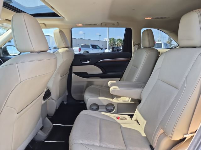 Used 2017 Toyota Highlander Limited image 22