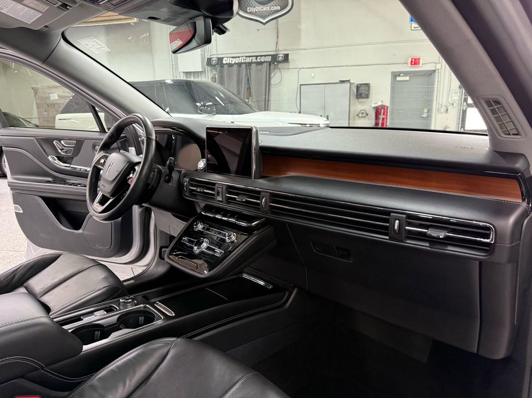 Used 2020 Lincoln Corsair Reserve w/ Equipment Group 201A image 19