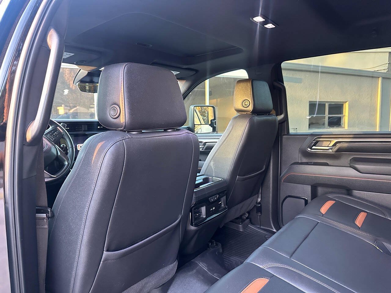 Used 2024 GMC Sierra 2500 AT4 w/ AT4 Premium Plus Package AWD/4WD image 15