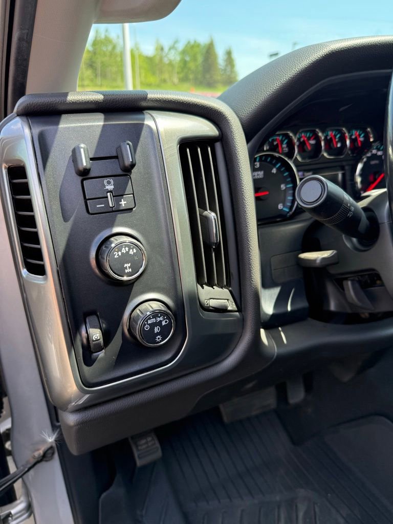 Used 2019 Chevrolet Silverado 2500 LT w/ LT Convenience Package AWD/4WD image 24