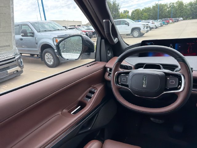 New 2026 Lincoln Navigator Reserve AWD/4WD image 19